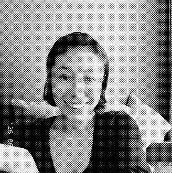丹增央措微笑的黑白肖像